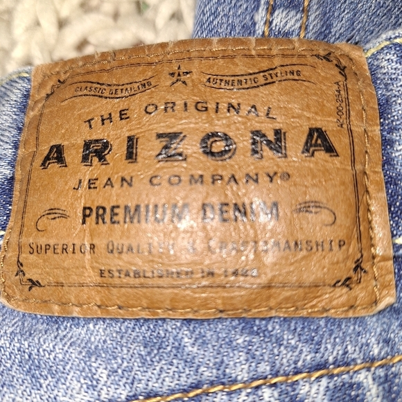A pair of Arizona boot cut men's jeans size 34x32. Distressed, western, … - Picture 8 of 8